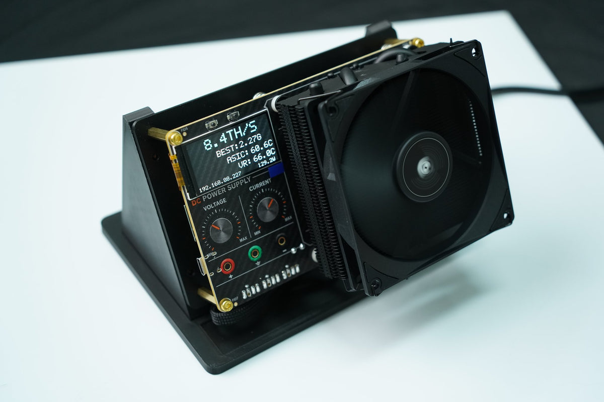 HashWatcher Bench Power Supply Naja Duo with carbon fiber front and black cooler